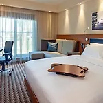 Hotel Hampton By Hilton Airport 3*