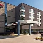 Hampton By Hilton Airport Hotel
