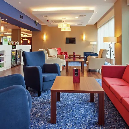 Hampton By Hilton Airport Hotel 3*
