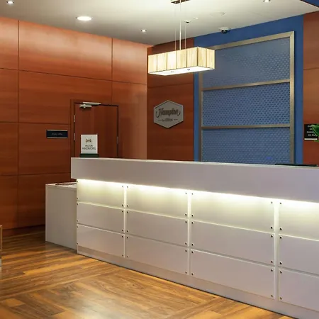 Hampton By Hilton Airport