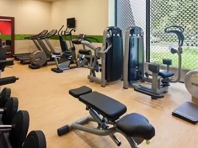 Hotel Hampton By Hilton Airport 3*