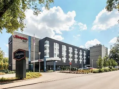 Hotel Hampton By Hilton Airport