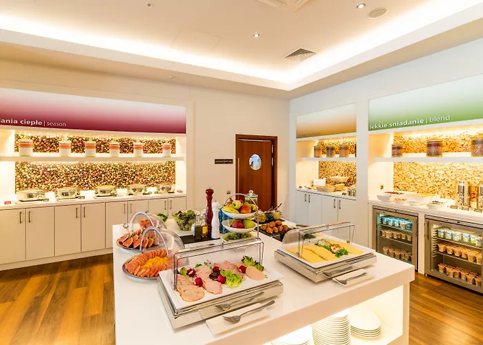 Hampton By Hilton Airport Hotel 3*