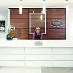 Hotel Hampton By Hilton Airport 3*