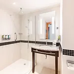 Отель Hampton By Hilton Airport
