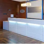 Отель Hampton By Hilton Airport