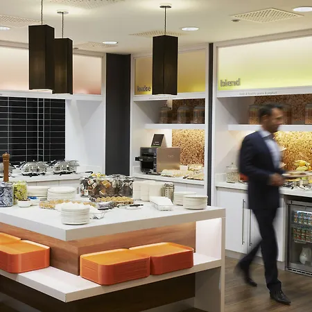 Hampton By Hilton Airport 3*