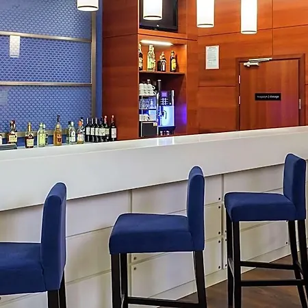 Hampton By Hilton Airport 3*
