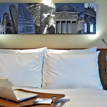 Hampton By Hilton Airport 3* Varšava