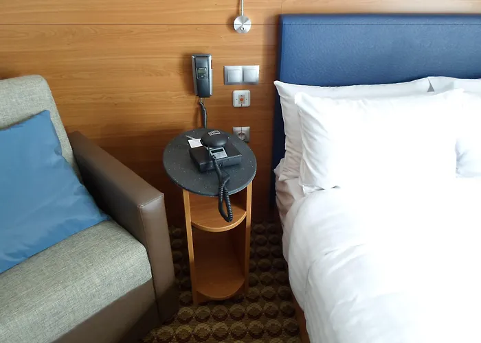 Hampton By Hilton Airport 3*