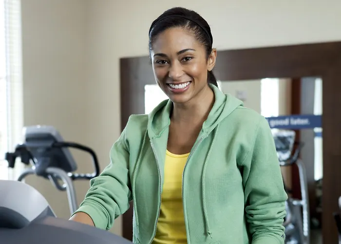 Hampton By Hilton Airport 3*