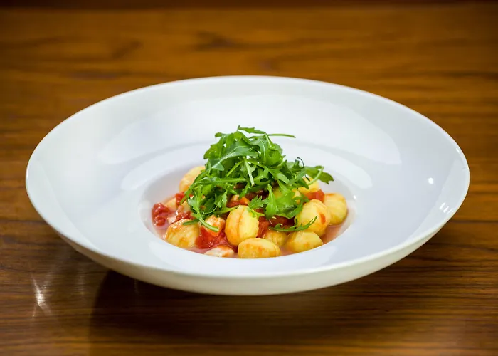 Hampton By Hilton Airport 3*