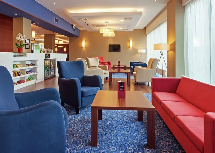 Hampton By Hilton Airport 3*
