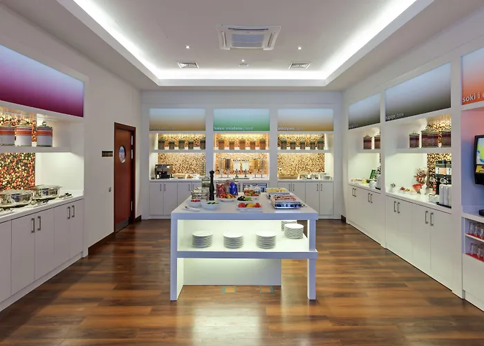 Hampton By Hilton Airport 3*