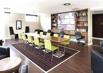 Hampton By Hilton Airport 3*