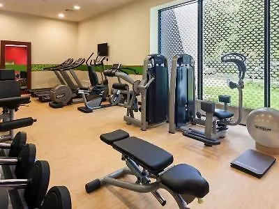 Hampton By Hilton Airport Отель Варшава