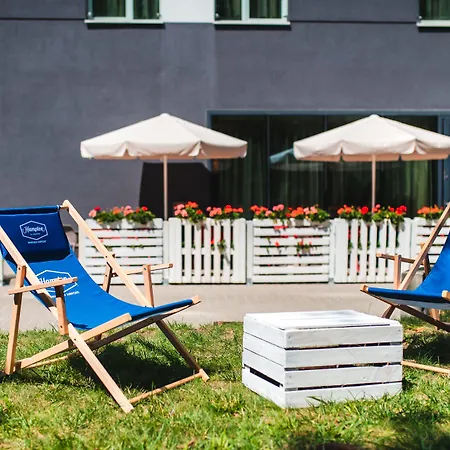 Hampton By Hilton Airport