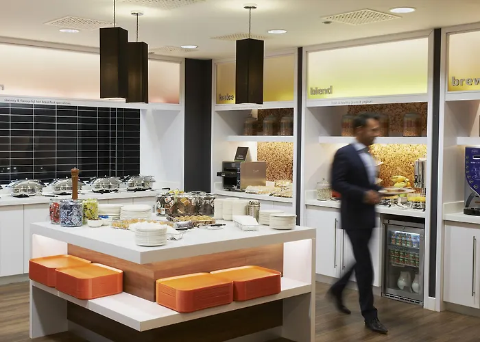 Hampton By Hilton Airport 3*