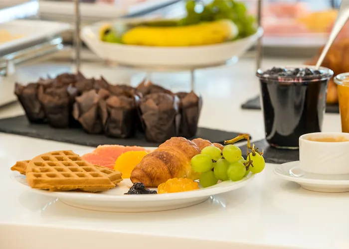 Hotel Hampton By Hilton Airport