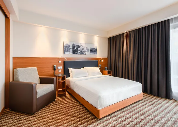 Hampton By Hilton Airport Hotel