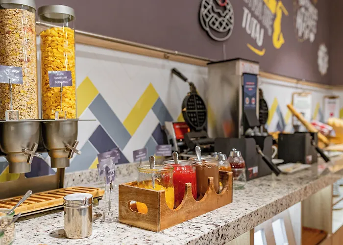 Hotel Hampton By Hilton Airport