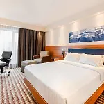 Hampton By Hilton Airport 3*