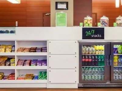 Hampton By Hilton Airport Отель Варшава